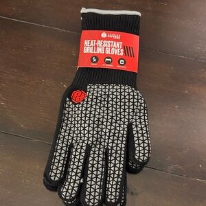 Heat-Resistant Grilling Gloves
